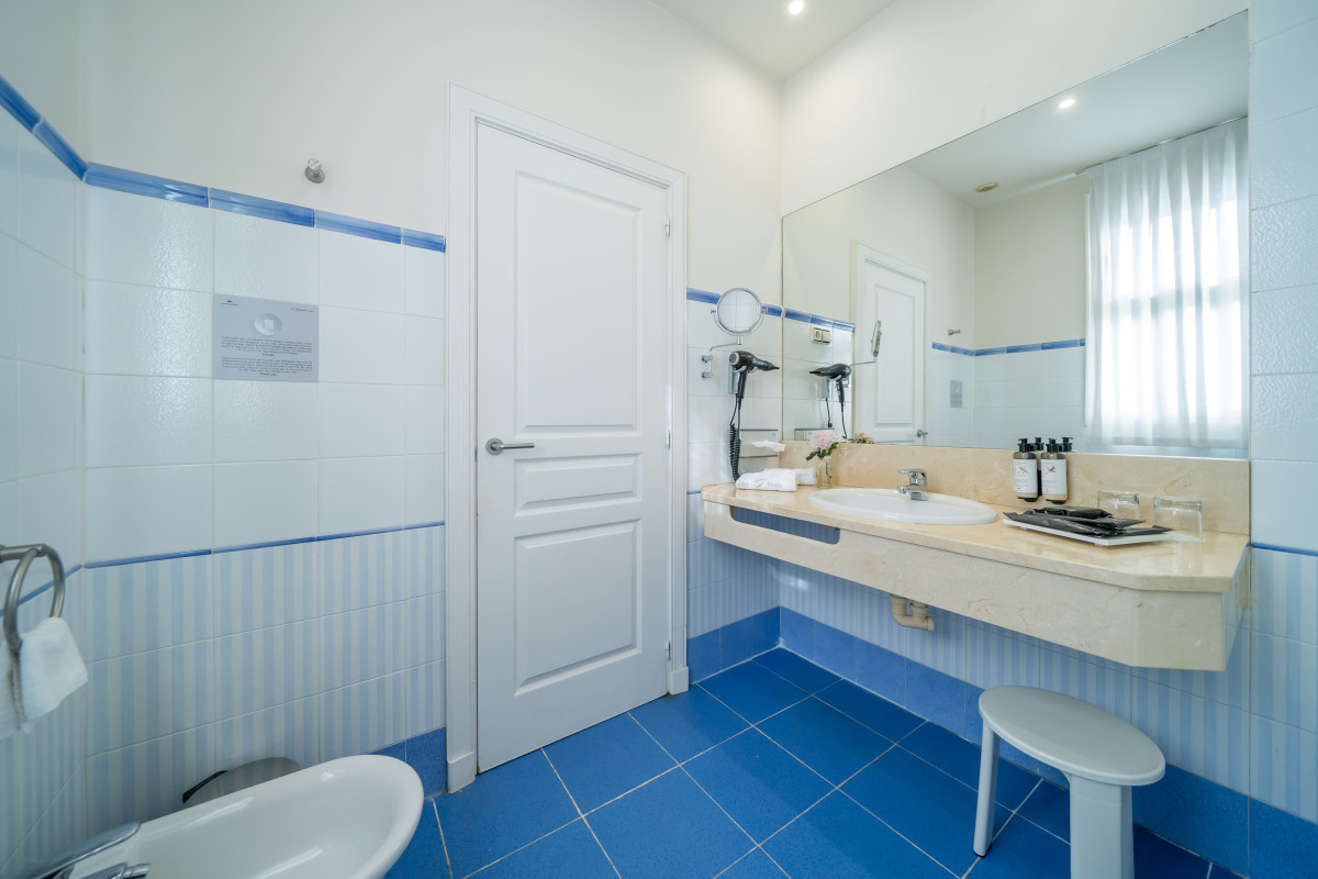 abba-Euskalduna---Habitacion-Vista-Ria-4-2.jpg