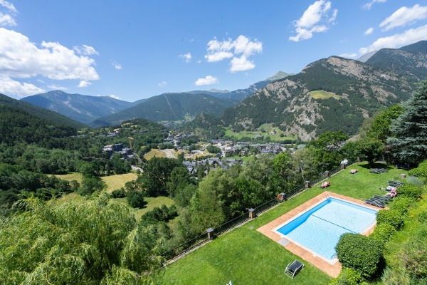 Piscina exterior climatizada