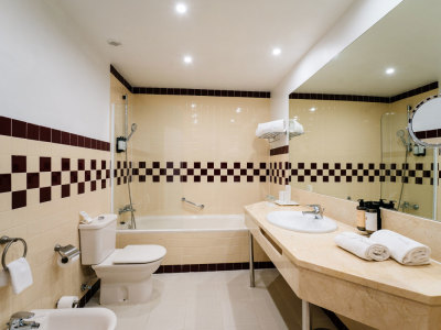 abba Euskalduna hotel